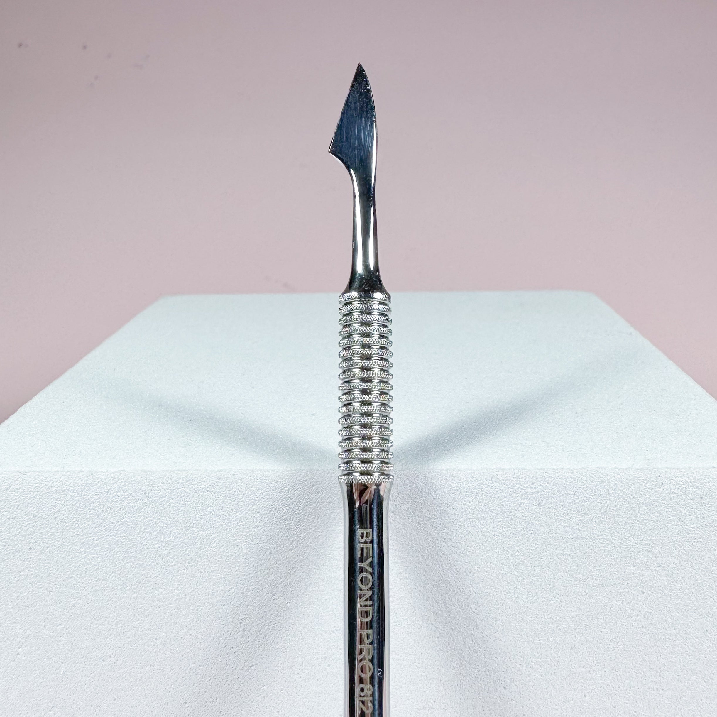 Seduce® cuticle pusher mesvormig uiteinde en aan de andere kant een c-curve